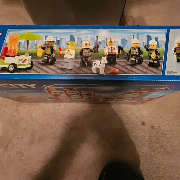 LEGO City Fire Rescue Building Set - Red, White, Gray - Picture 5 of 5